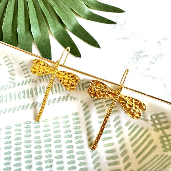 2/$30🌵 Gold Dragonfly Earrings Shepard’s Hook Dangle Delicate Bug Boho NEW - Picture 5 of 9